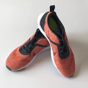 Nike Lunarestoa 2 SE Running Shoe